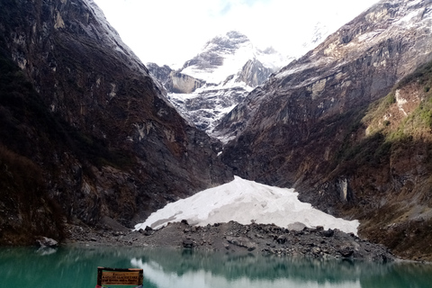 Pokhara: Caminata de 1 noche y 2 días por el Lago Glaciar Kapuche y Sikles