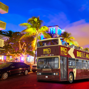 Miami: Open-top Bus Sightseeing Night Tour with Live Guide