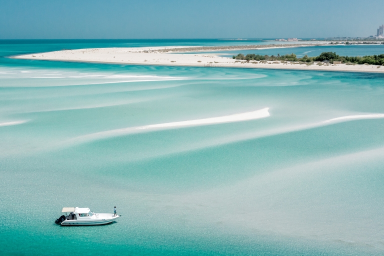 Abu Dhabi: Family Fishing Boat Trip and Sightseeing