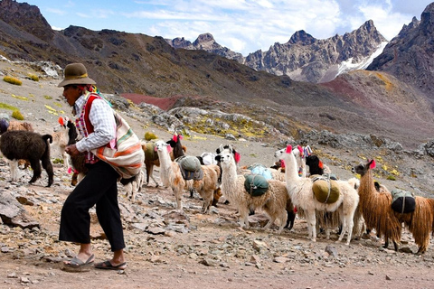 Cusco: Ausangate trek + Montaña de Colores 6D 5N