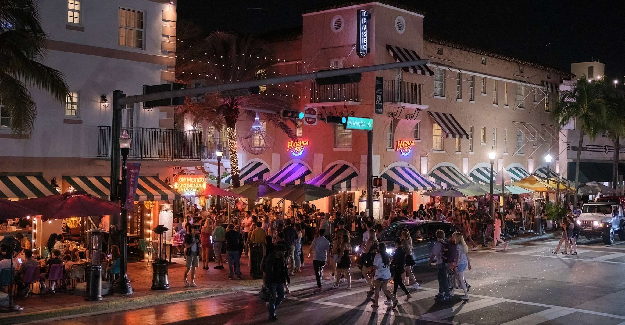 Miami: Open-top Bus Sightseeing Night Tour with Live Guide photo 12