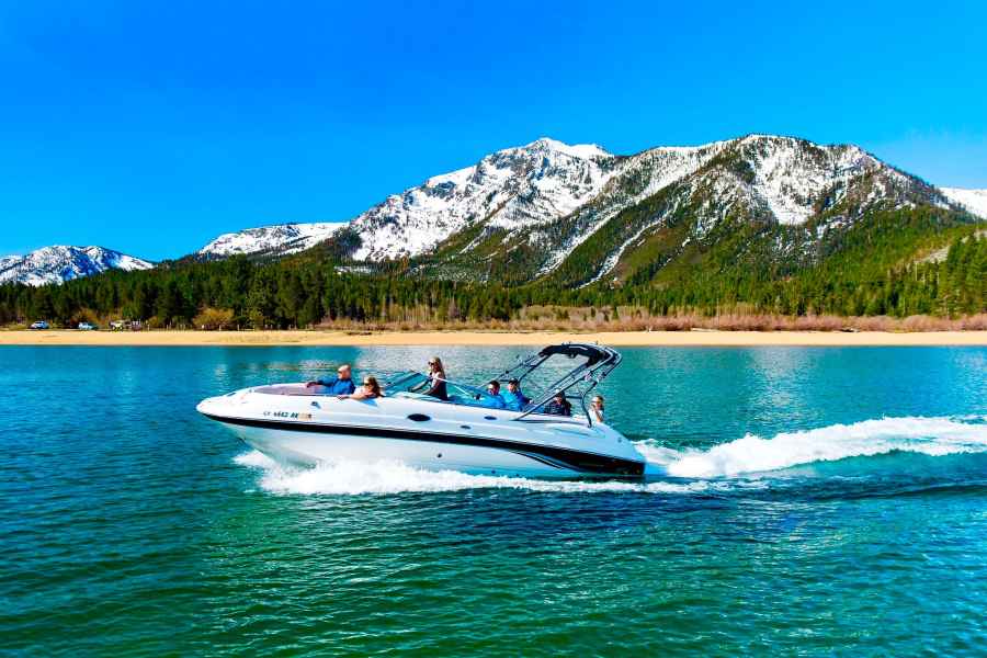 South Lake Tahoe: 2-stündige Bootstour durch die Emerald Bay mit Kapitän. Foto: GetYourGuide