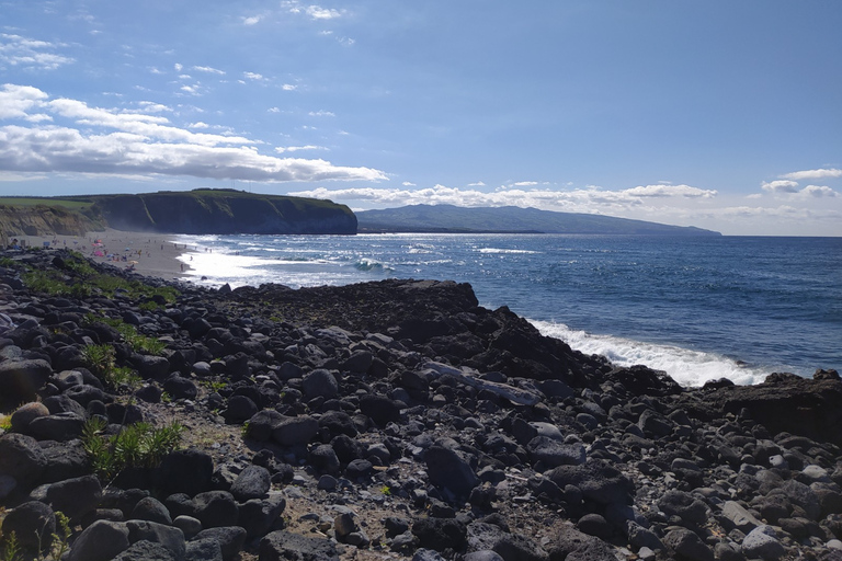 Excursión en grupo en furgoneta: Descubre el Nordeste y las cascadas de la isla