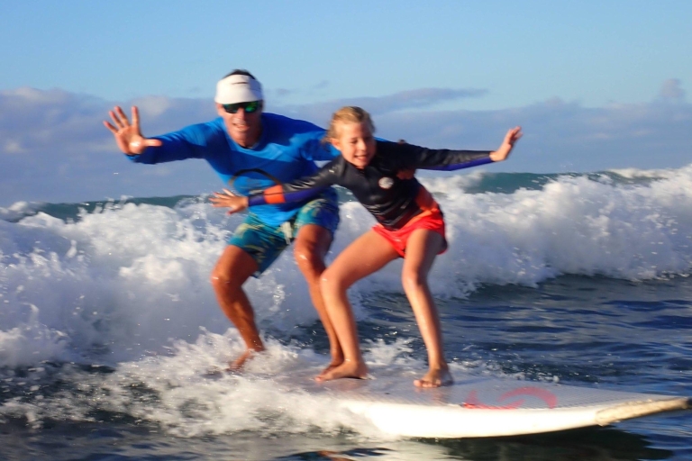 Waikiki: 2-stündige Surfstunde für KinderWaikiki: 2-stündiger Gruppen-Surfunterricht