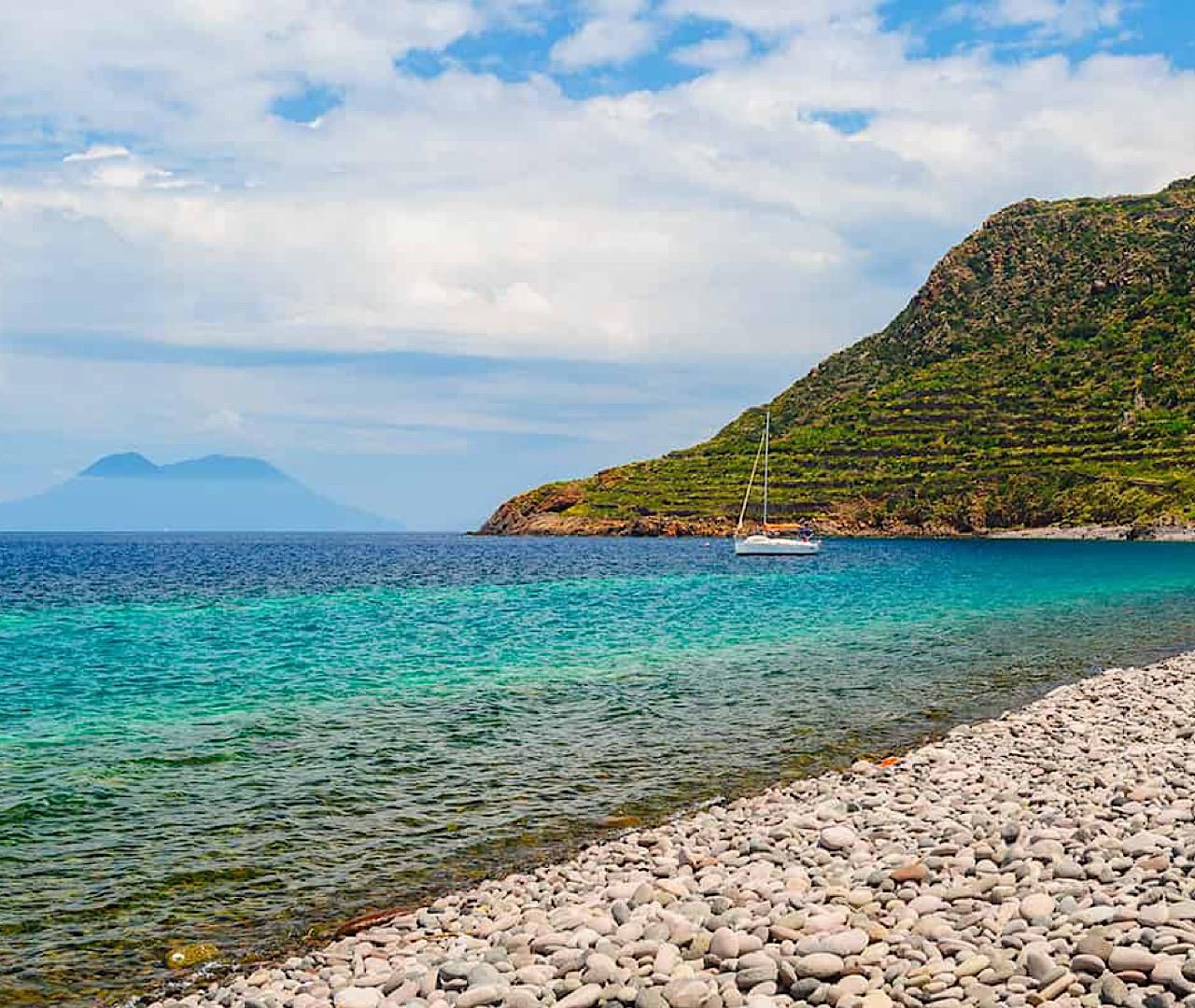 TOUR: ALICUDI E FILICUDI (MAX 12 P)