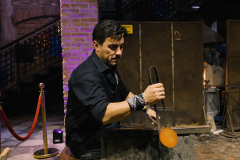 Murano: Glass blowing demonstration Murano: Glass blowing demonstration with prosecco