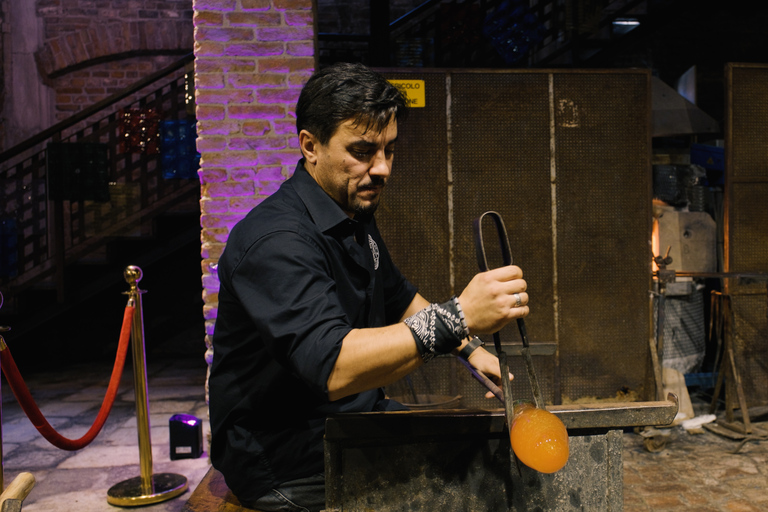 Murano: Glass blowing demonstration