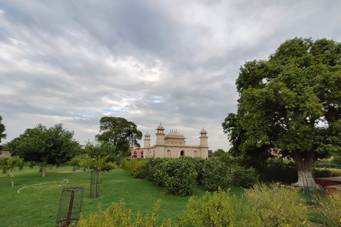 De Delhi: Taj Mahal, Forte de Agra e Baby Taj Private TourCarro AC privado apenas com motorista e guia turístico