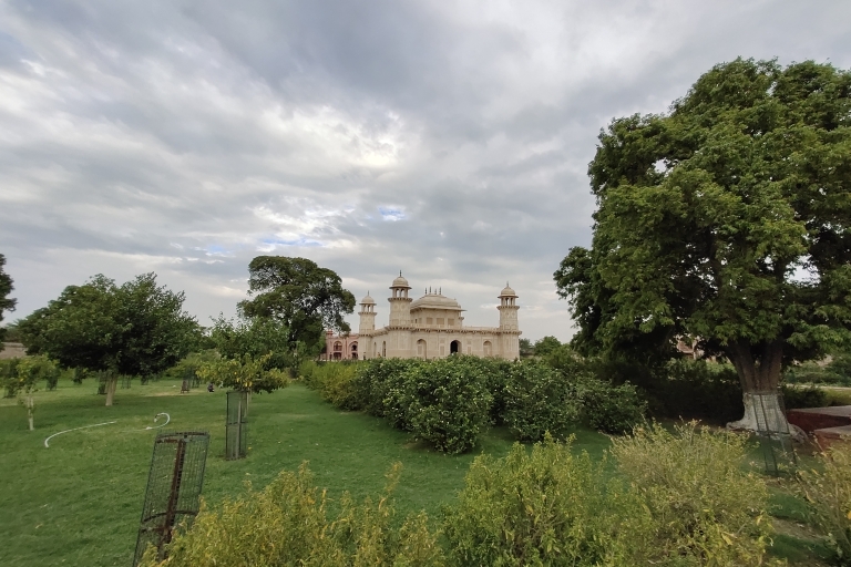 Von Delhi: Taj Mahal, Agra Fort & Baby Taj Tour mit dem Auto