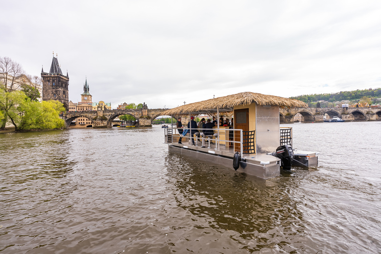 Fiesta en Praga Barco Tiki - El Bar Flotante