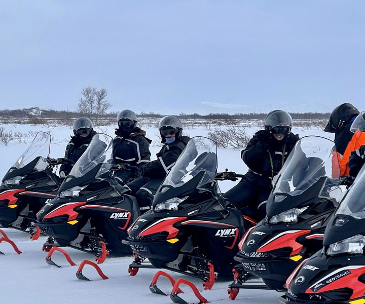 Reykjahlid: aventura em moto de neve no lago Mývatn