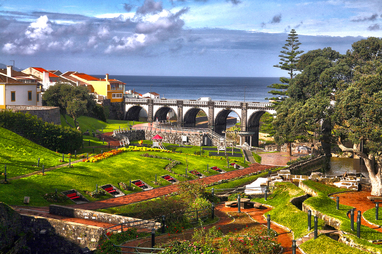 Groepsbustour: ontdek Nordeste en watervallen op het eiland!