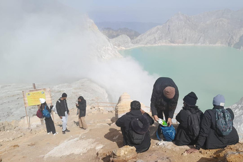 Il tour del Monte Ijen Blue Fire parte da Banyuwangi o Ubud BaliIl tour del Monte Ijen Blue Fire parte da Bali, zona di Ubud