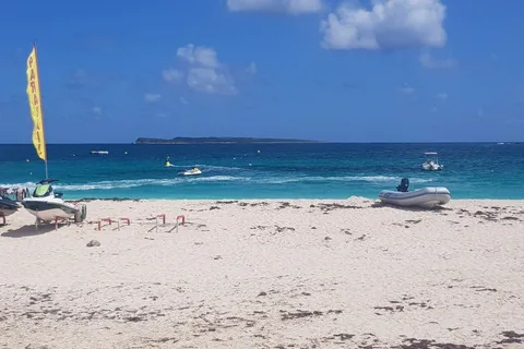 Philipsburg: Guided Beach Hopping Tour with Hotel Pickup