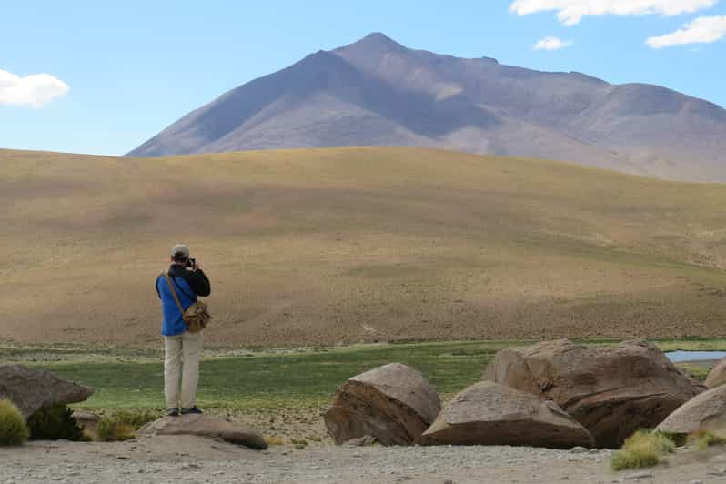 From La Paz Uyuni Salt Flats Tunupa Volcano By Bus Getyourguide