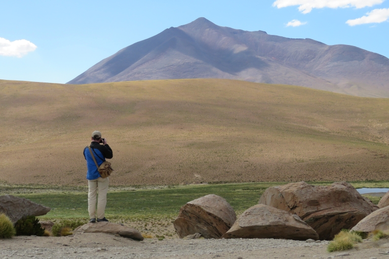 Z La Paz: Uyuni Salt Flats i wulkan Tunupa autobusem.