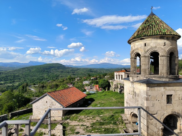 Visit Imereti Bagrati, Gelati, & Motsameta Monastery Guided Tour in Kutaisi