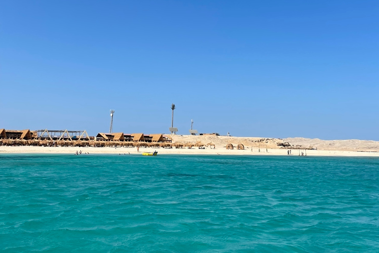 Hurghada: Cruzeiro de luxo de elite para a baía de Orange com almoçoHurghada: cruzeiro de luxo em Orange Bay com almoço e mergulho com snorkel