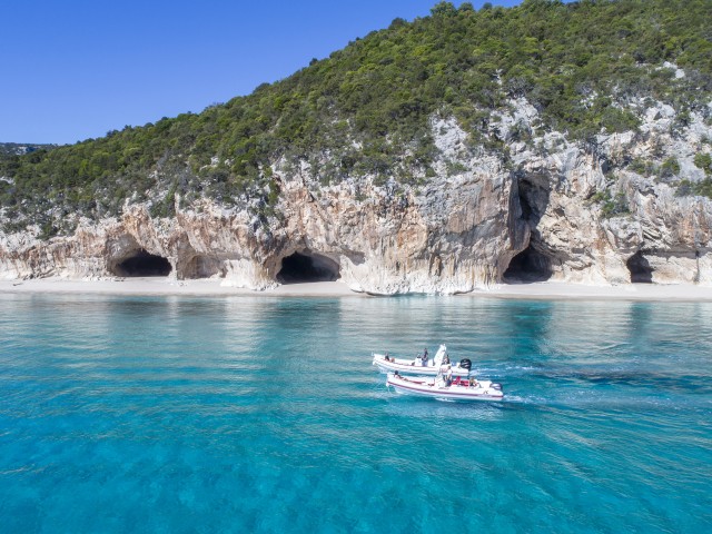 Visit Cala Gonone Gulf of Orosei Dinghy Excursion with Skipper in Cala Gonone, Sardegna