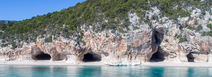 Cala Gonone : Excursion en canot pneumatique vers C. Mariolu et C. Goloritzè