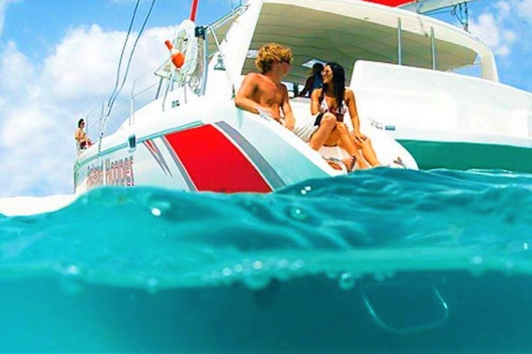 Escapada privada en catamarán a Île aux CerfsEscapada privada en catamarán a la isla de los Ciervos