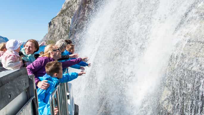 Stavanger: Crucero panorámico por los fiordos hasta Lysefjord y Preikestolen