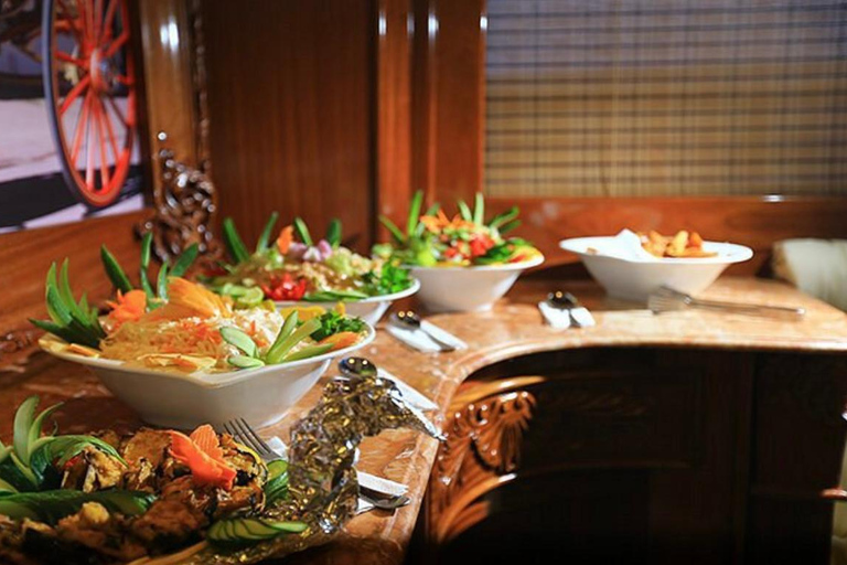 Dahab: luxury Snorkeling cruise with buffet lunch