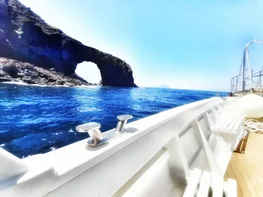 Ab Lipari: Insel und Salina Ganztägige Sightseeing-Kreuzfahrt