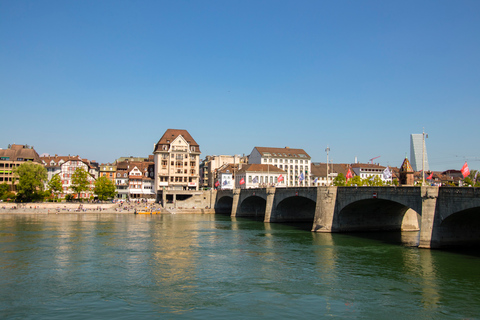 Basel: Fånga de mest fotogeniska platserna med en lokalGuidad tur till fotogeniska höjdpunkter med en lokal guide