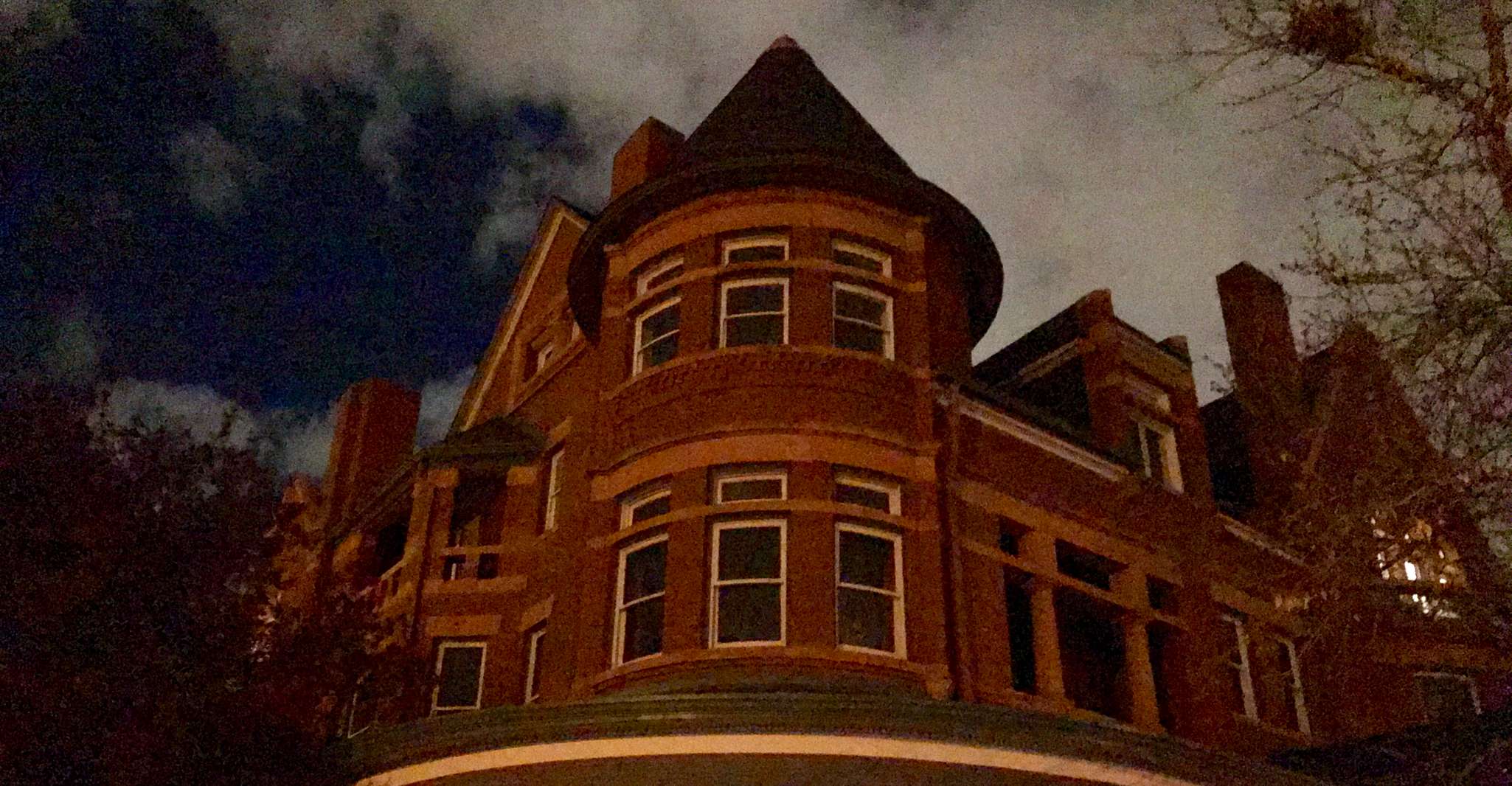 Denver, Twilight Ghost Walking Tour - Hizvo