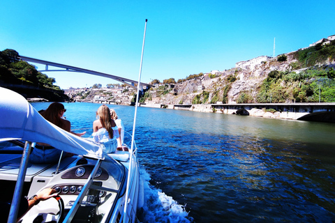 Oporto:Passeio Privado de Barco no Rio Douro (max 6px) 1h30mPasseio Privado de Barco no Rio Douro (max 6 px) 1h30m