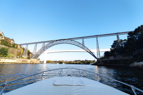 Porto:Passeio Privado de Barco no Rio Douro (max. 6px) 1u30mPasseio Privado de Barco no Rio Douro (max. 6 px) 1u30m