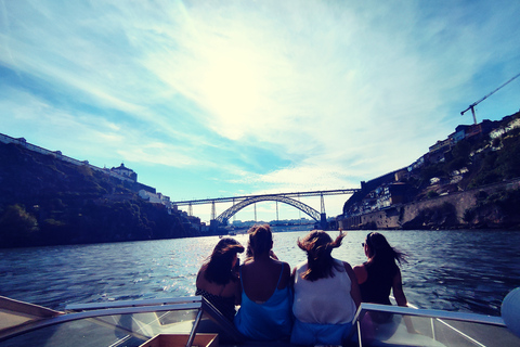 Porto: Passeio Privado de Barco no Rio Douro (maks. 6 pikseli) 1h30mPasseio Privado de Barco no Rio Douro (maks. 6 pikseli) 1h30m