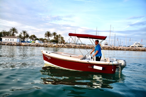 Vanuit Málaga: boottochtdagVanuit Málaga: veilige en opwindende ervaring in de zee.