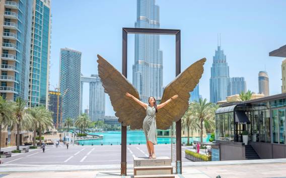Dubai: Modern Walking Tour, Fountain Show & Burj Lake Ride