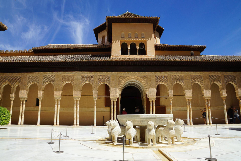 Alhambra: Premium Day Trip with Guaranteed Transfer from Cruise Ships – Málaga Complete Alhambra: Alcazaba, Generalife & Nasrid Palaces
