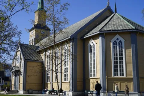 Tromso: City Highlights Guided Walking Tour
