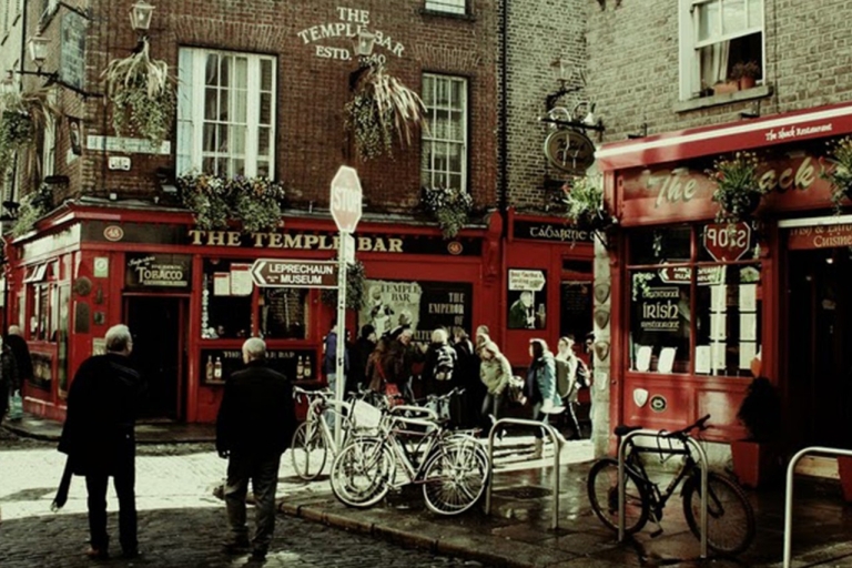 Dublin: Self-Guided Mystery Tour by the Temple Bar
