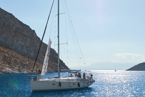 Heraklion: Sunset Zeilcruise Dia Eiland met SnorkelenEendaagse Zeilgroep met Trefpunt