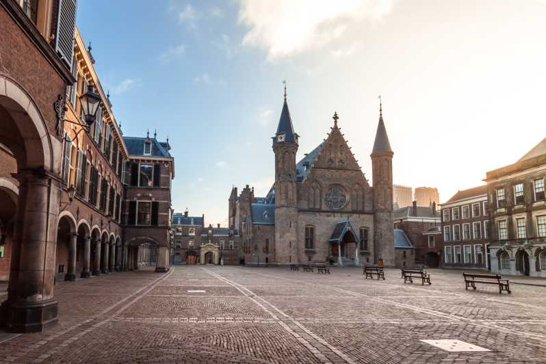 The Hague: City Exploration Game and Tour