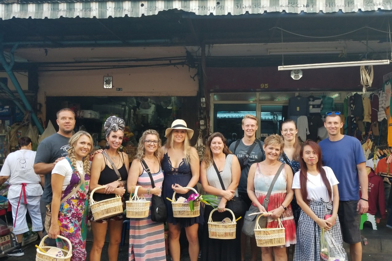 Bangkok : Half day cooking class at Tingly Thai Cooking Highlight 4 dishes famous Thai Foods at Silom, Bangkok