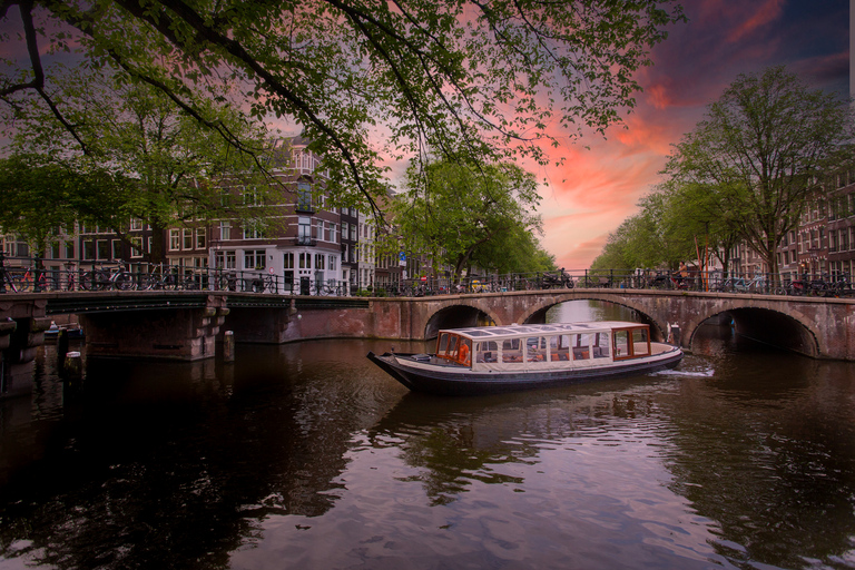 Amsterdam: Classic Boat Cruise with Cheese & Wine Option Central Station Meeting Point with Cheese and Drinks