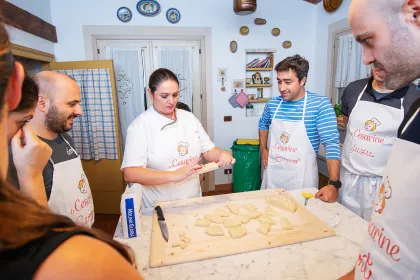 Genua: Pasta- und Tiramisu-Kurs & Verkostung mit einem lokalen Koch