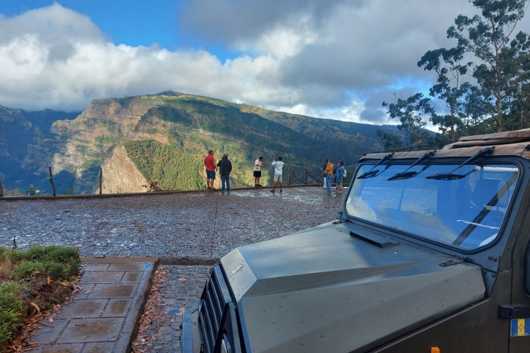 Madeira Safari Privé 4x4, hele dag Santana of Porto MonizPrivé Volledige volledig aanpasbare tour