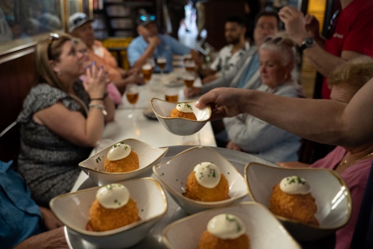 Barcelona: 3-Hour Evening Tapas Tour with a Local Guide Shared Group Tour