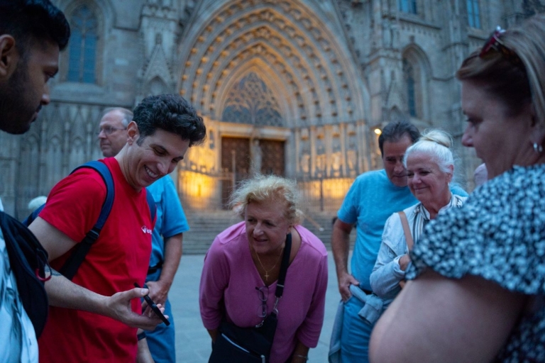 Barcelone : visite de tapas en soirée de 3 heures avec un guide localVisite de groupe partagée