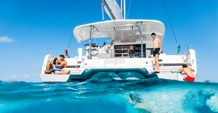 Mykonos: Catamaran Cruise with Lunch, Drinks and Transfer