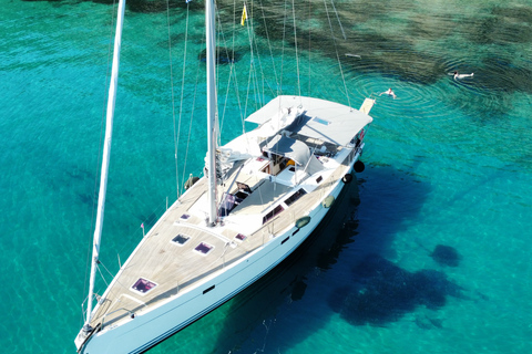 Skiathos: Passeio de barco de dia inteiro com almoçoExcursão particular