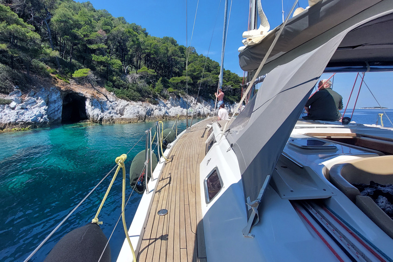 Skiathos: Passeio de barco de dia inteiro com almoçoExcursão particular