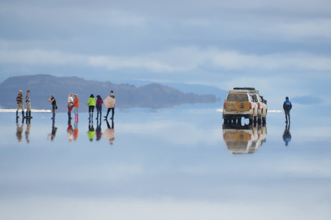 Depuis La Paz : Salines d'Uyuni et lagunes colorées (seulement 4 pax)